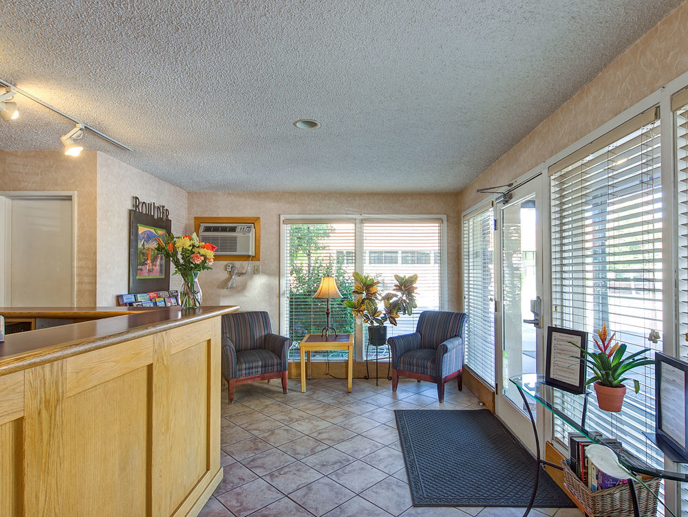 Boulder University Inn Екстериор снимка
