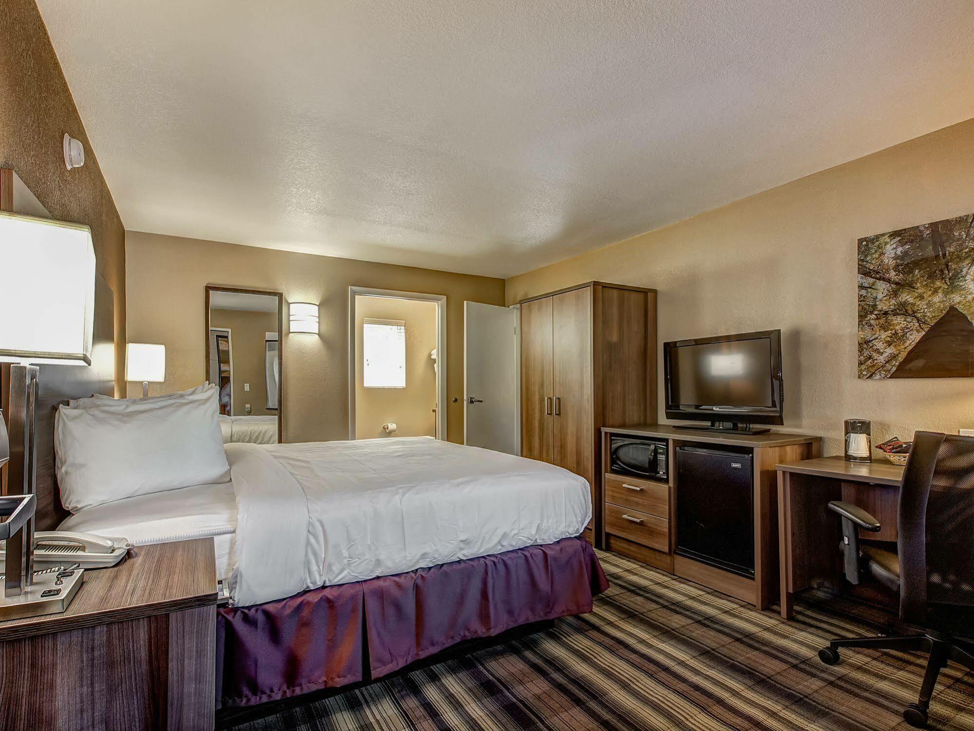 Boulder University Inn Екстериор снимка
