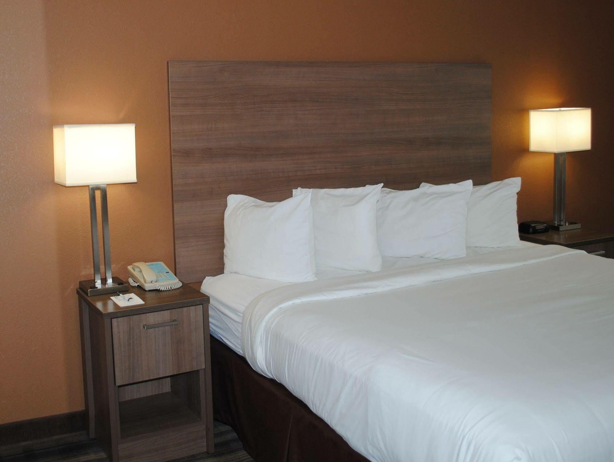 Boulder University Inn Екстериор снимка